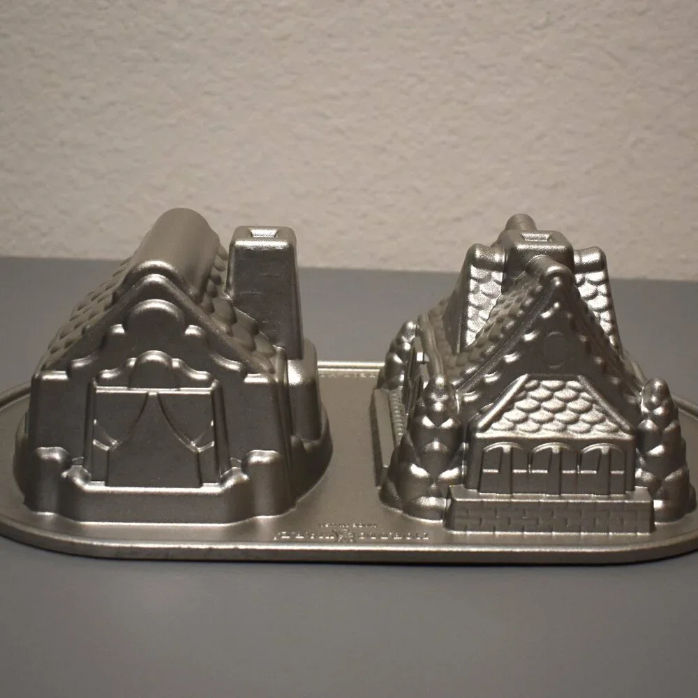Nordic Ware Gingerbread‎ House Duet Baking Pan